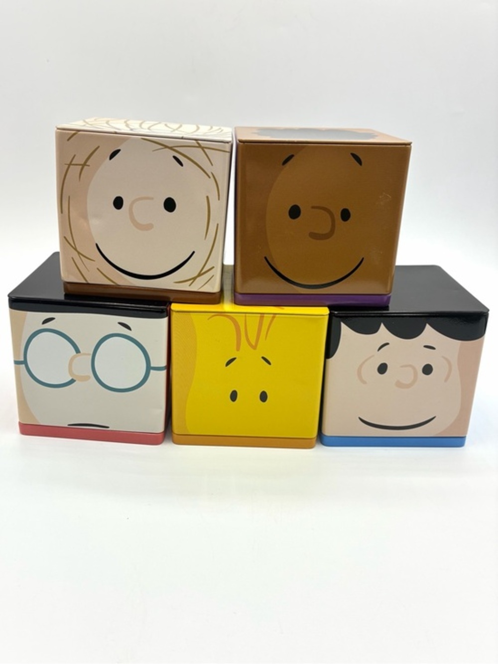 Hallmark Peanuts Cubeez Metal Tin Set of 5 Charlie Brown Lucy Sally Pig-Pen